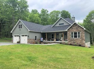 109 Woodlyn Acres Rd, Hawley, PA 18428