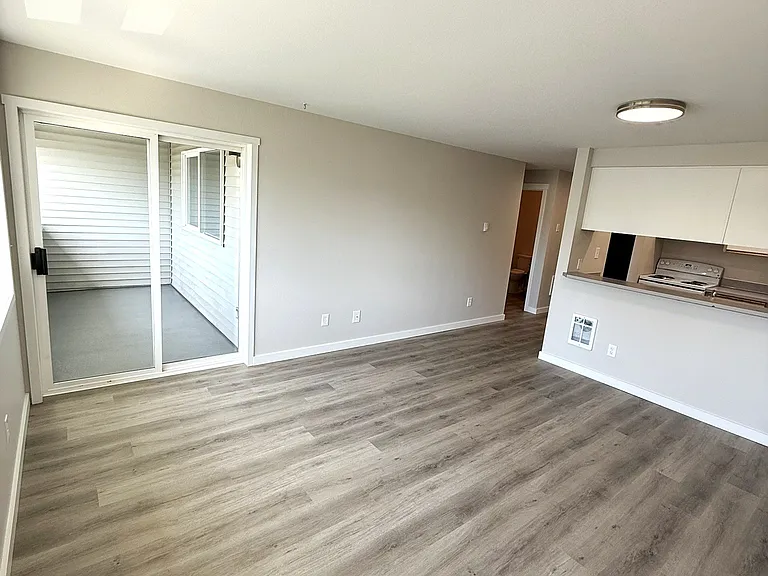 9044 13th Ave NW #6 — Photo 5