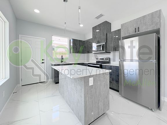 5th image of 817 N Woodson Ave