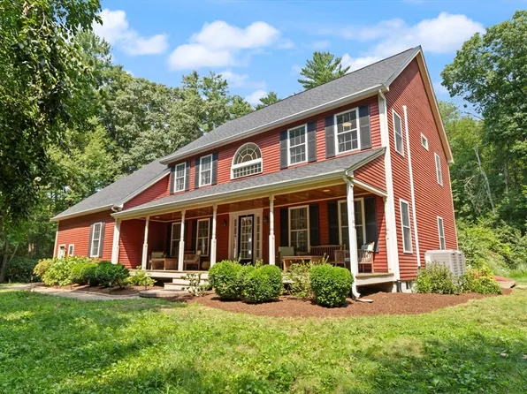 2 Brookside St, Upton, MA 01568