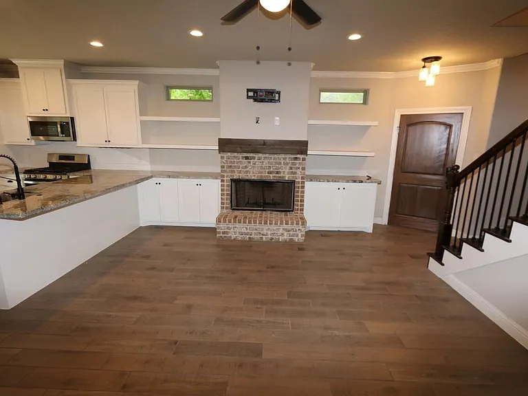 150 Harbour Town Cir — Photo 4