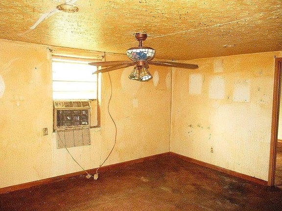 3rd image of 256 Hillview Dr