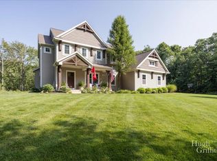 557 Bailey Mdws NE, Ada, MI 49301