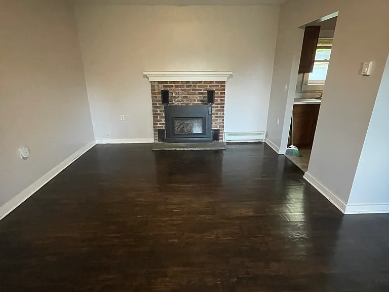 1945 W Lake Rd #3 — Photo 1