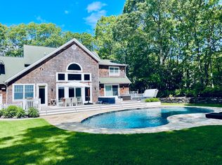 28 Turtle Pond Rd, Southampton, NY 11968