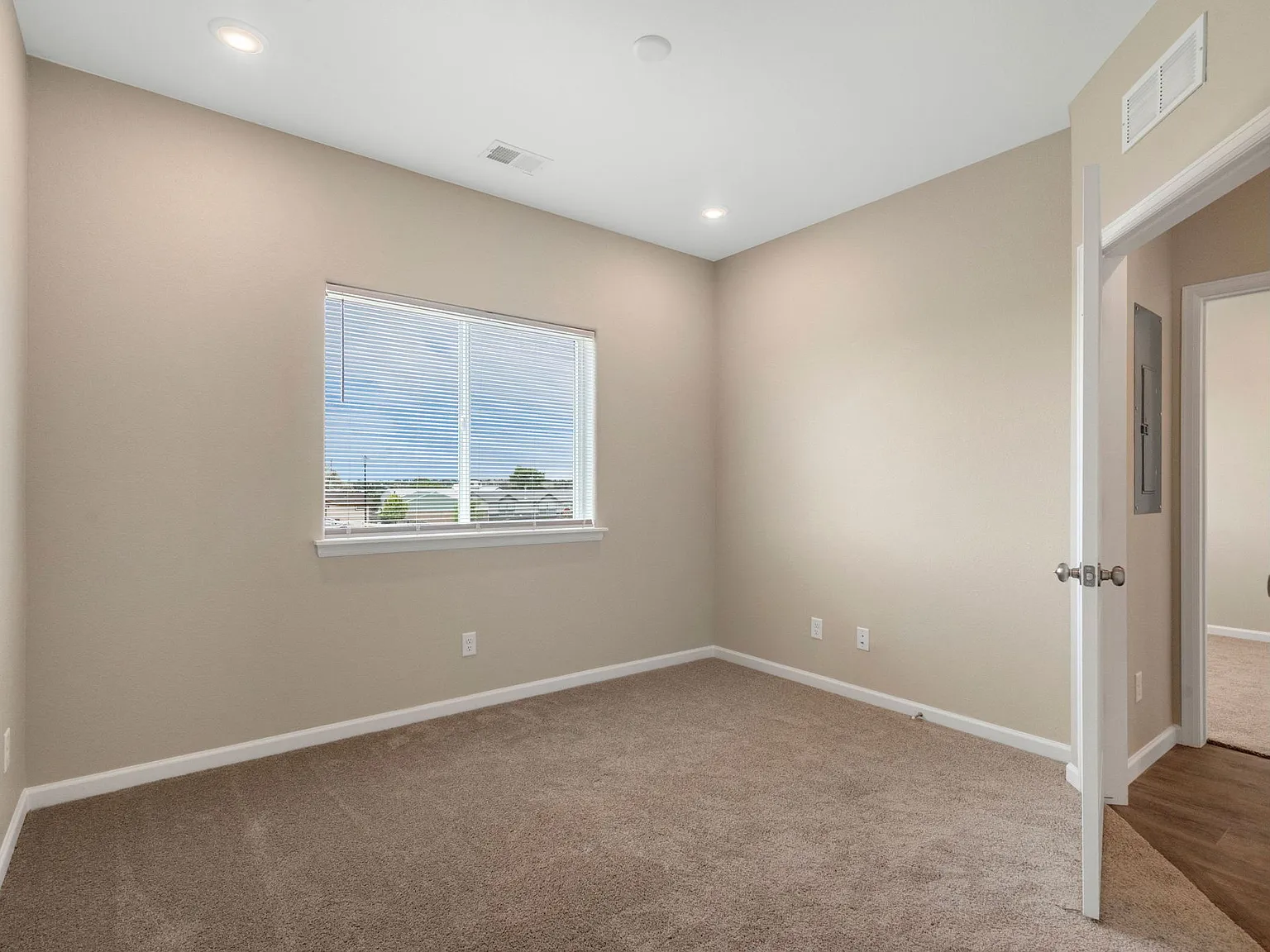 1601 Grand Harmony Blvd - 102 — Photo 2