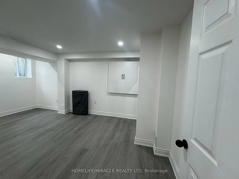 185 Featherstone Rd — Photo 7