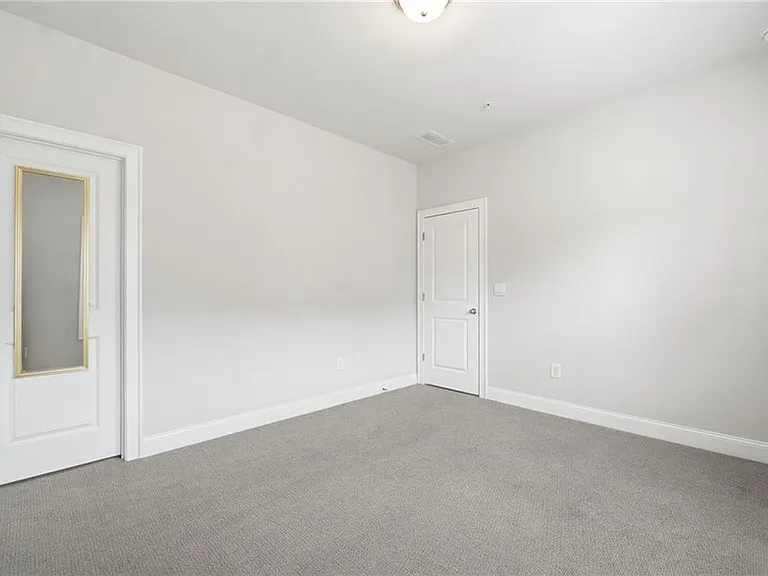 407 Lincoln St — Photo 14