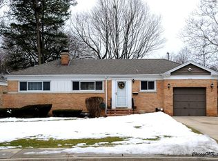 210 N Lincoln Ln, Arlington Heights, IL 60004