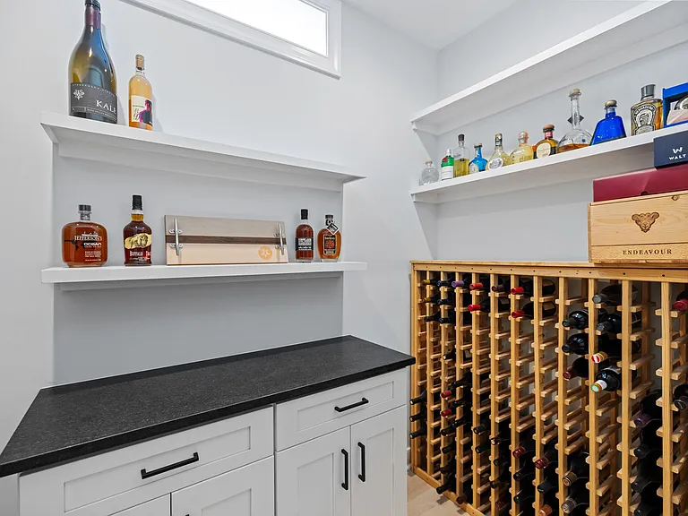 5213 Cathedral Ave NW — Photo 46