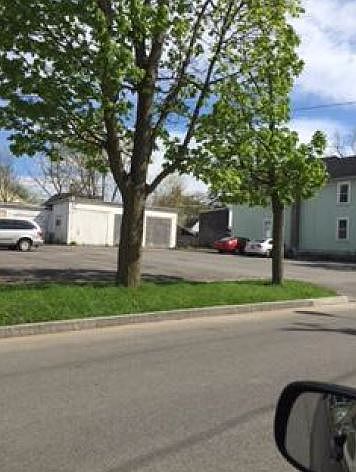 2nd image of 1521 West St