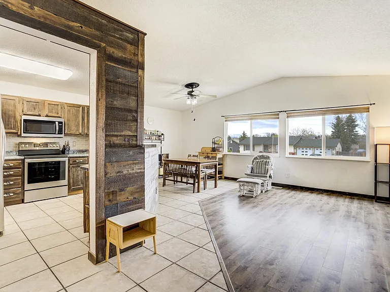 7425 Painted Rock Dr — Photo 23