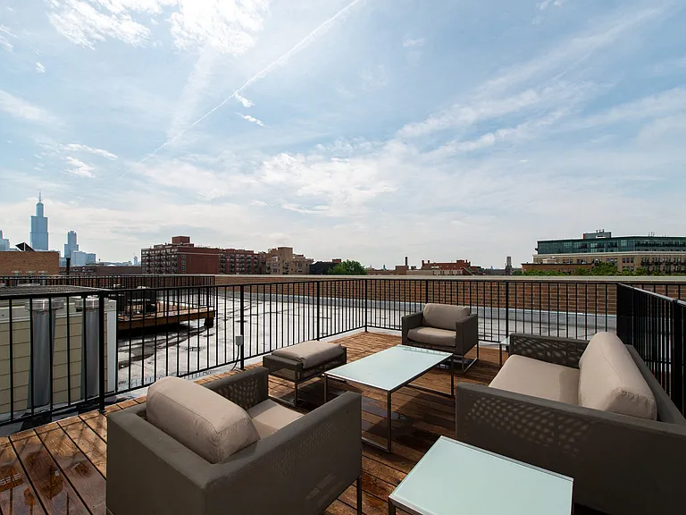 HIGHPOINT West Loop — Photo 17