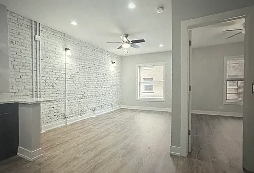 1706 W Juneway Ter #2J Photo 1