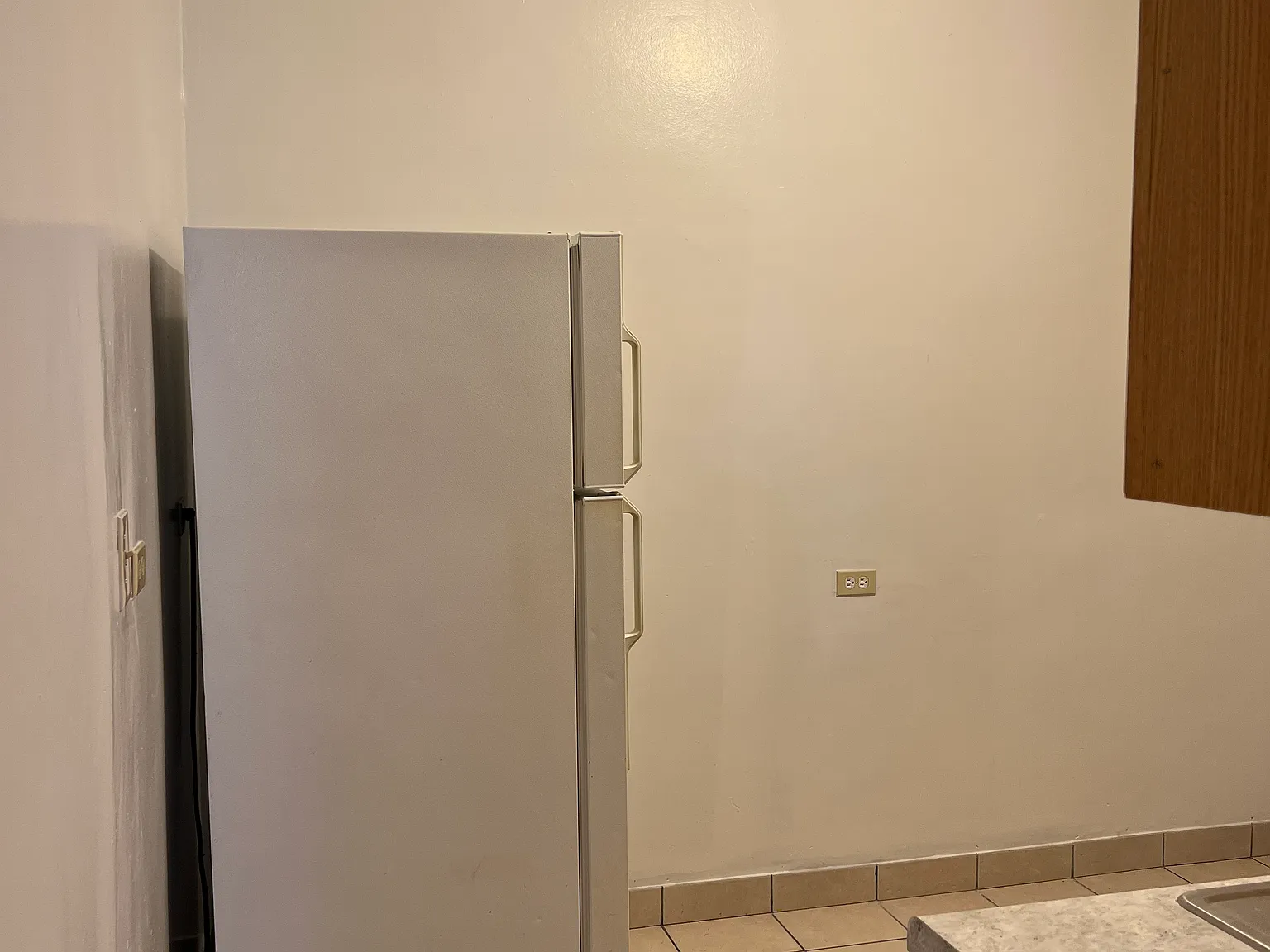 2 bed, 1000 sqft, $1,300 — Photo 2