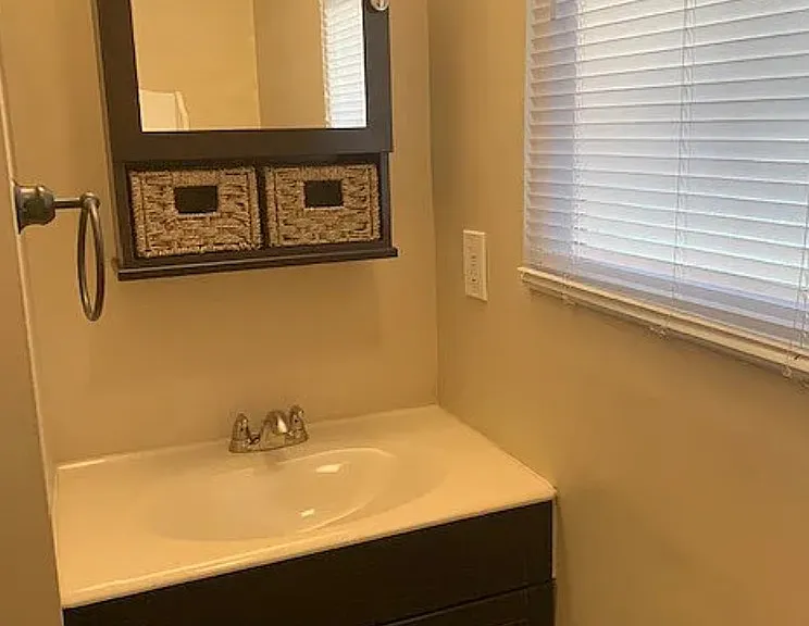 113 N Poplar St #2 — Photo 8