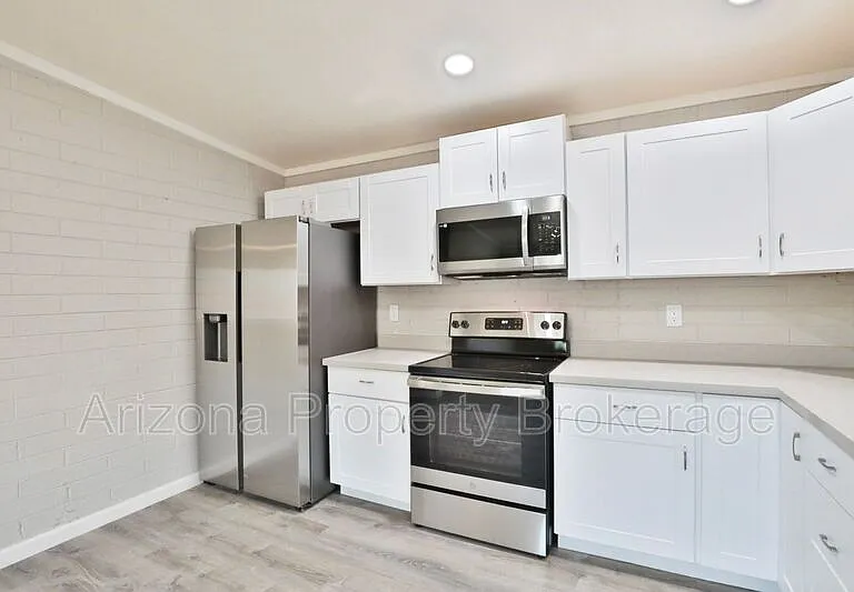1538 E Pierce St #B — Photo 8