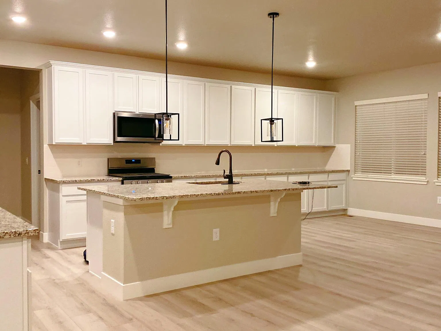 10939 Hayloft St — Photo 2
