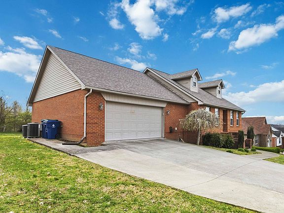 2nd image of 536 Ridge Hill Trl