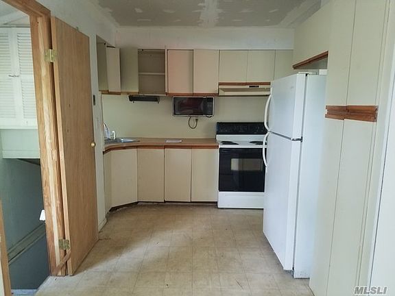 4th image of 30 W End Ave