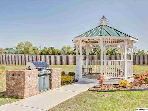 5th image of 22 Moore Farm Cir