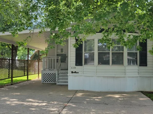 1203 Borah St, Olney, IL 62450