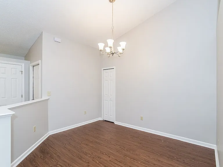 3268 Avalon Dr — Photo 4