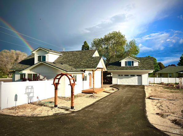 2055 S Locust Grove Rd, Meridian, ID 83642