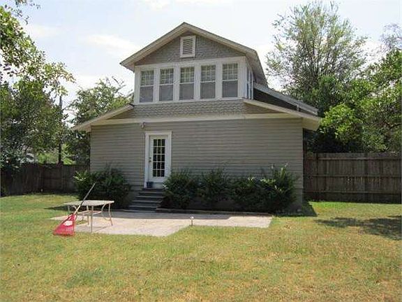 3rd image of 428 W Barbour St