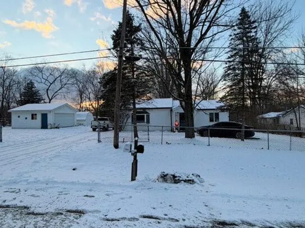 2484 Eugene St, Burton, MI 48519