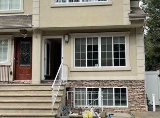21 Clay Pit Rd #1, Staten Island, NY 10309
