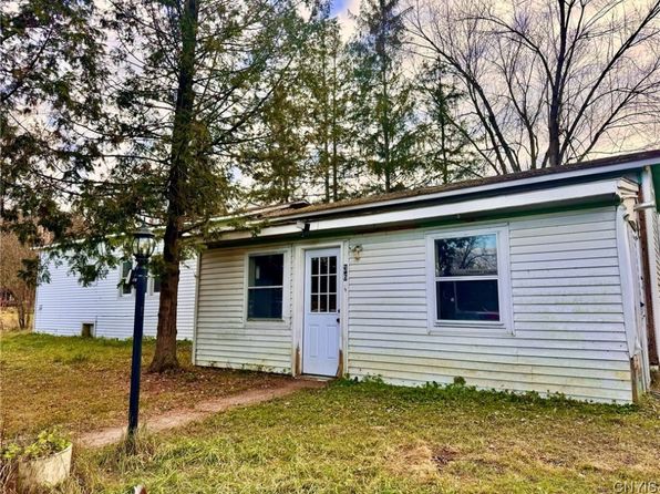36 Mechanic St, Oxford, NY 13830