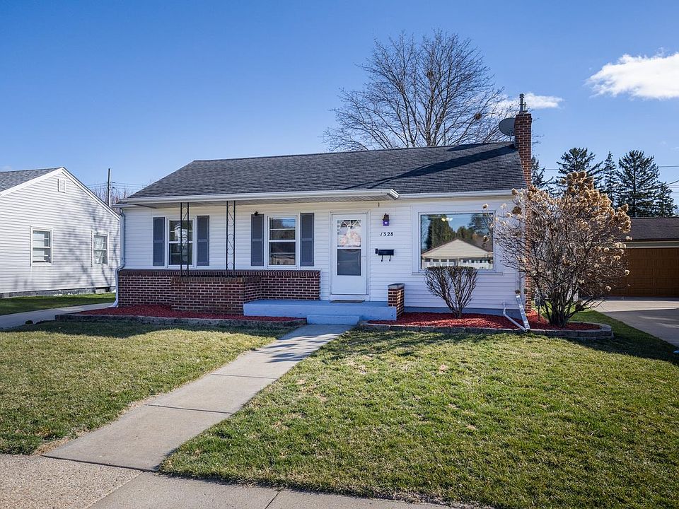 1st image of 1328 Benton Ave