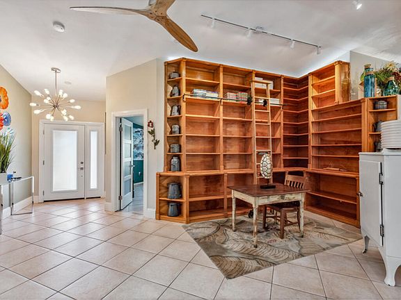 5th image of 1580 Villa Ct