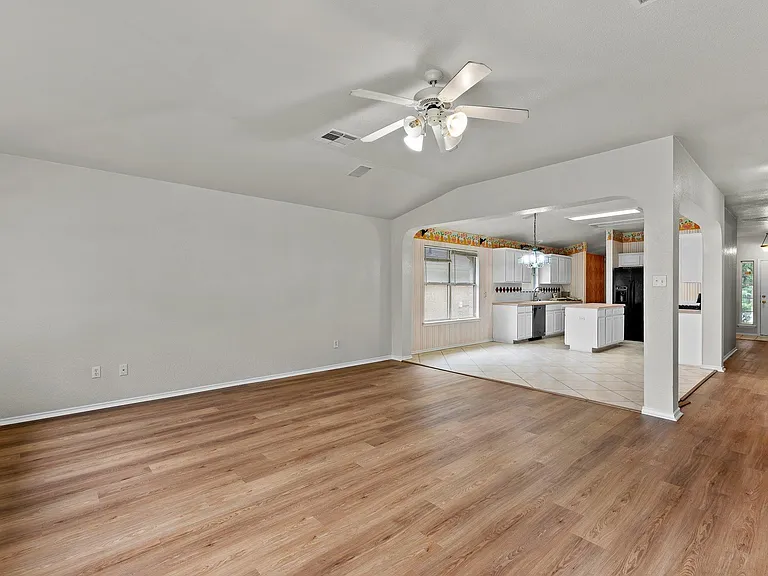 3904 Cadoz Ct — Photo 16