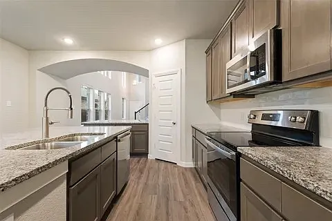 3937 Rochelle Ln — Photo 7