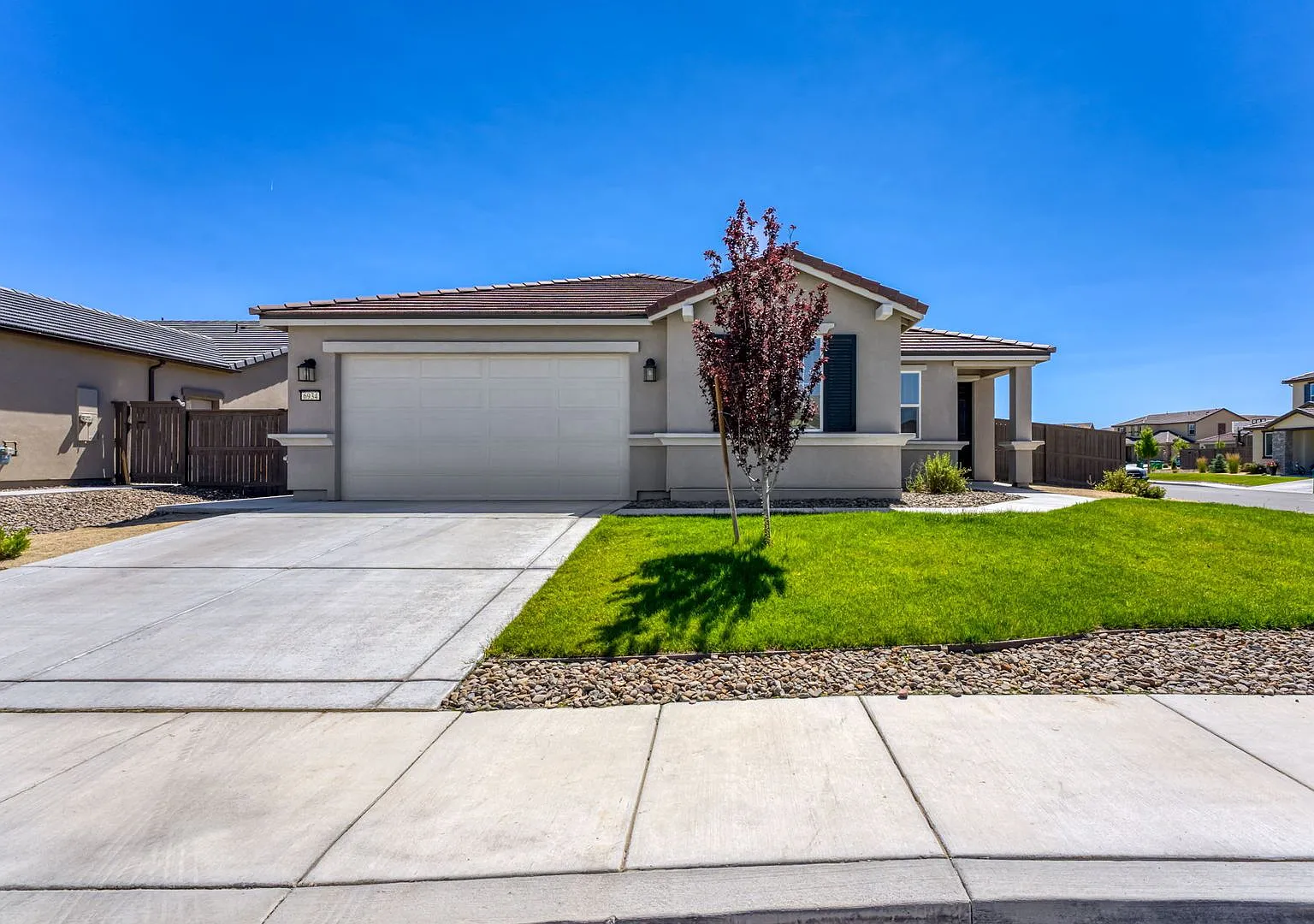 Fully Furnished Spanish Springs Home With Hot Tub & Utilities Included — Photo 2