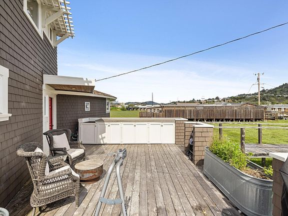 2nd image of 58 Greenbrae Boardwalk