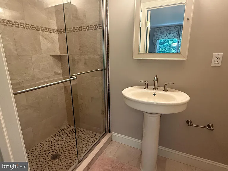 1714 Hickory Hill Rd — Photo 31