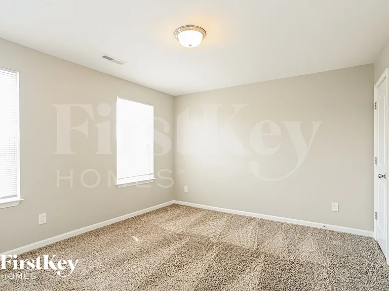 9017 Sharpes Cir — Photo 13