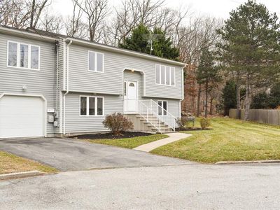 11 Ash Ln, North Providence, RI, 02911