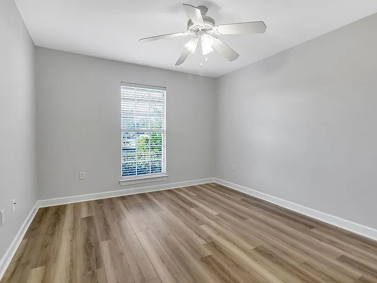 4429 Southminster Cir — Photo 35