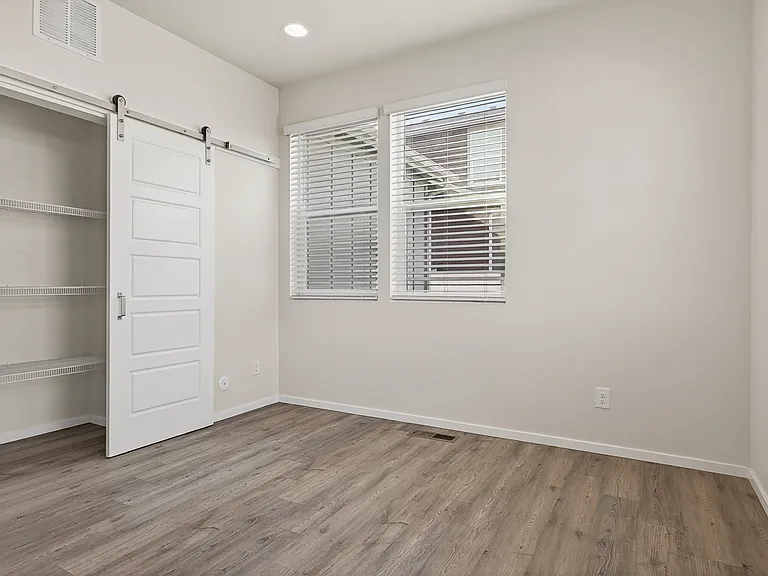 1007 N Viewmont Rd — Photo 6