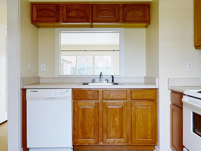 5765 Georgetown Rd — Photo 3