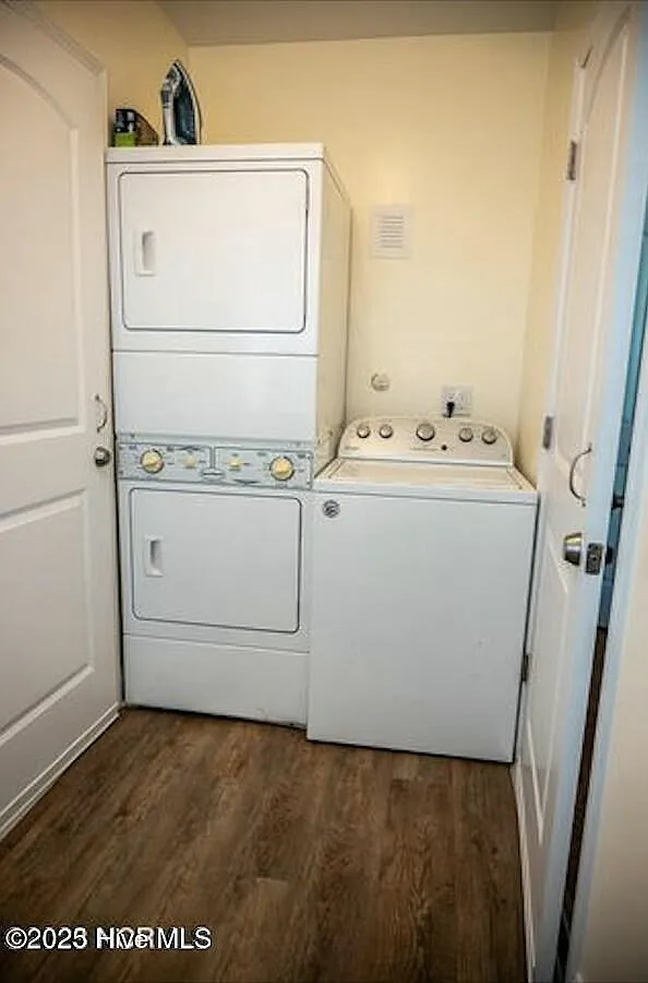 1 bed, 1.0 bath, $1,600 — Photo 4