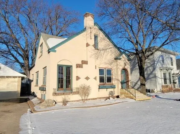 311 6th St, Jackson, MN 56143