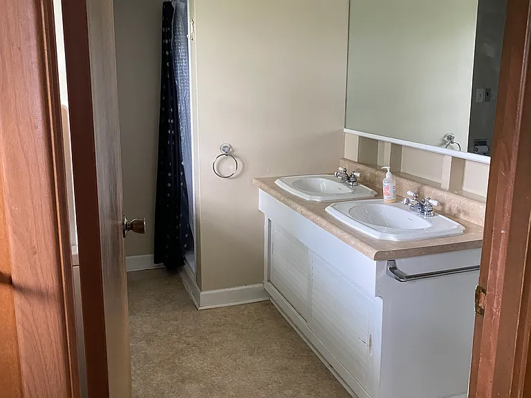 4330 S Wayne Ave — Photo 8