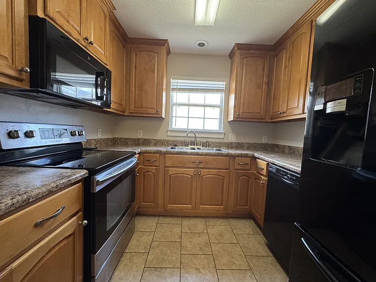 3545 Brentwood Pl — Photo 4