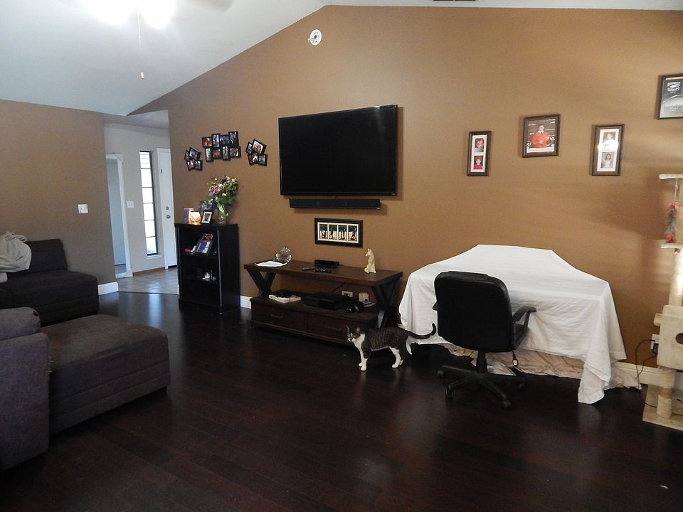 2nd image of 18 Onyx Cir