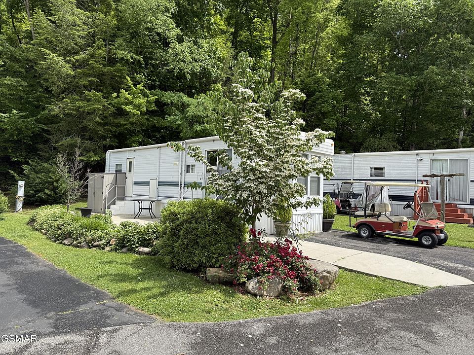 1st image of 4229 E Pkwy #324-lot 324